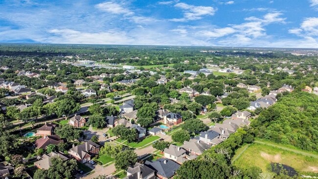 Building Photo - 15230 Oak Lake Glen Dr