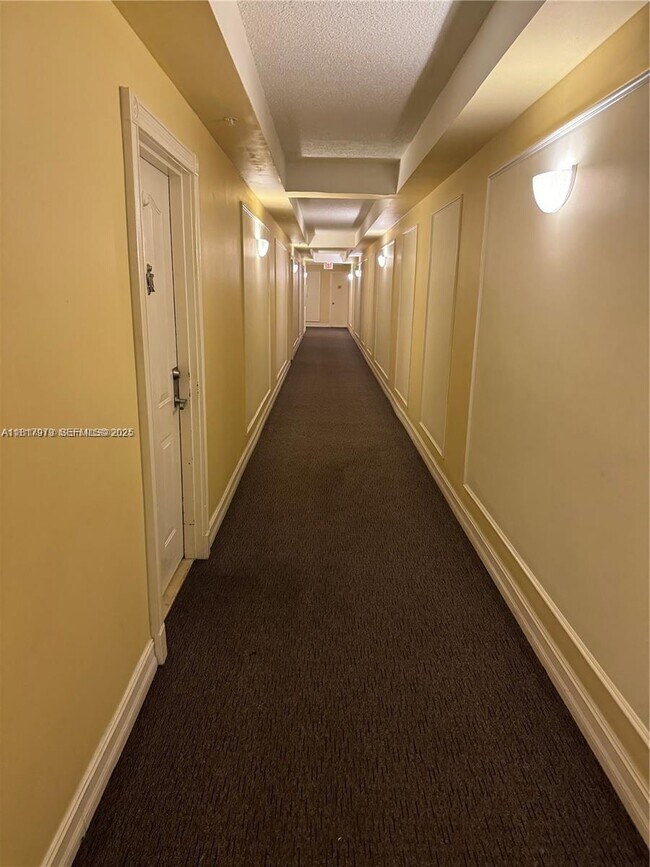 Foto del edificio - 5091 NW 7th St