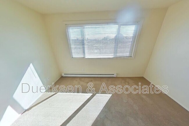 Building Photo - 785 NW 5th St