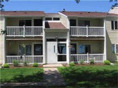 Foto principal - 560 N Douglas St
