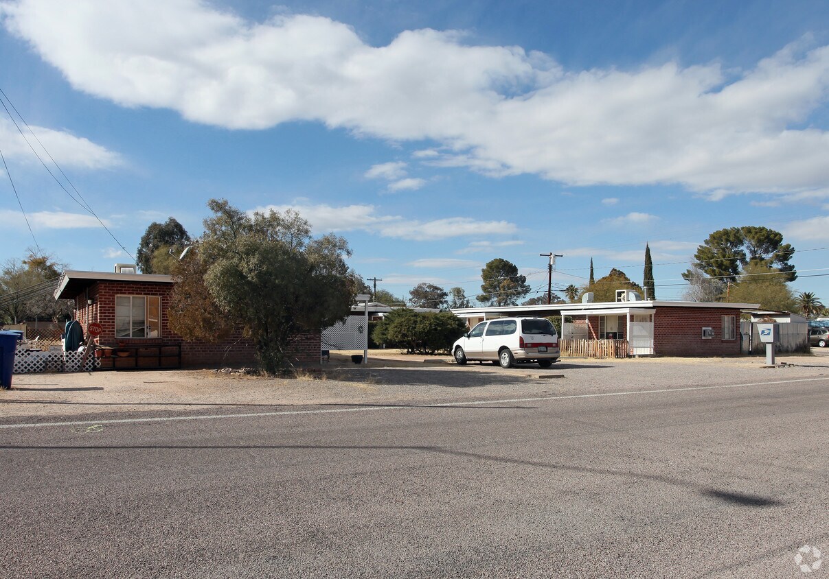 Primary Photo - 1321 N Palo Verde Blvd