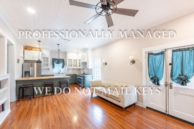 Building Photo - 321 E Branch St