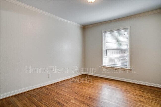 Building Photo - 6359 Bordeaux Ave