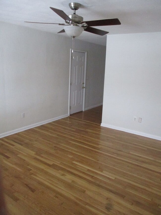 Photo - 3 Bedroom/1.5 Bath Brick Ranch In Miamisburg House