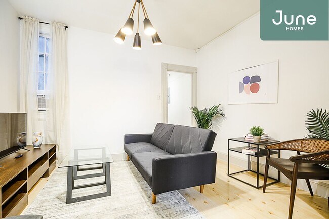 Building Photo - Full room in 5-bed/1.0-bath Home