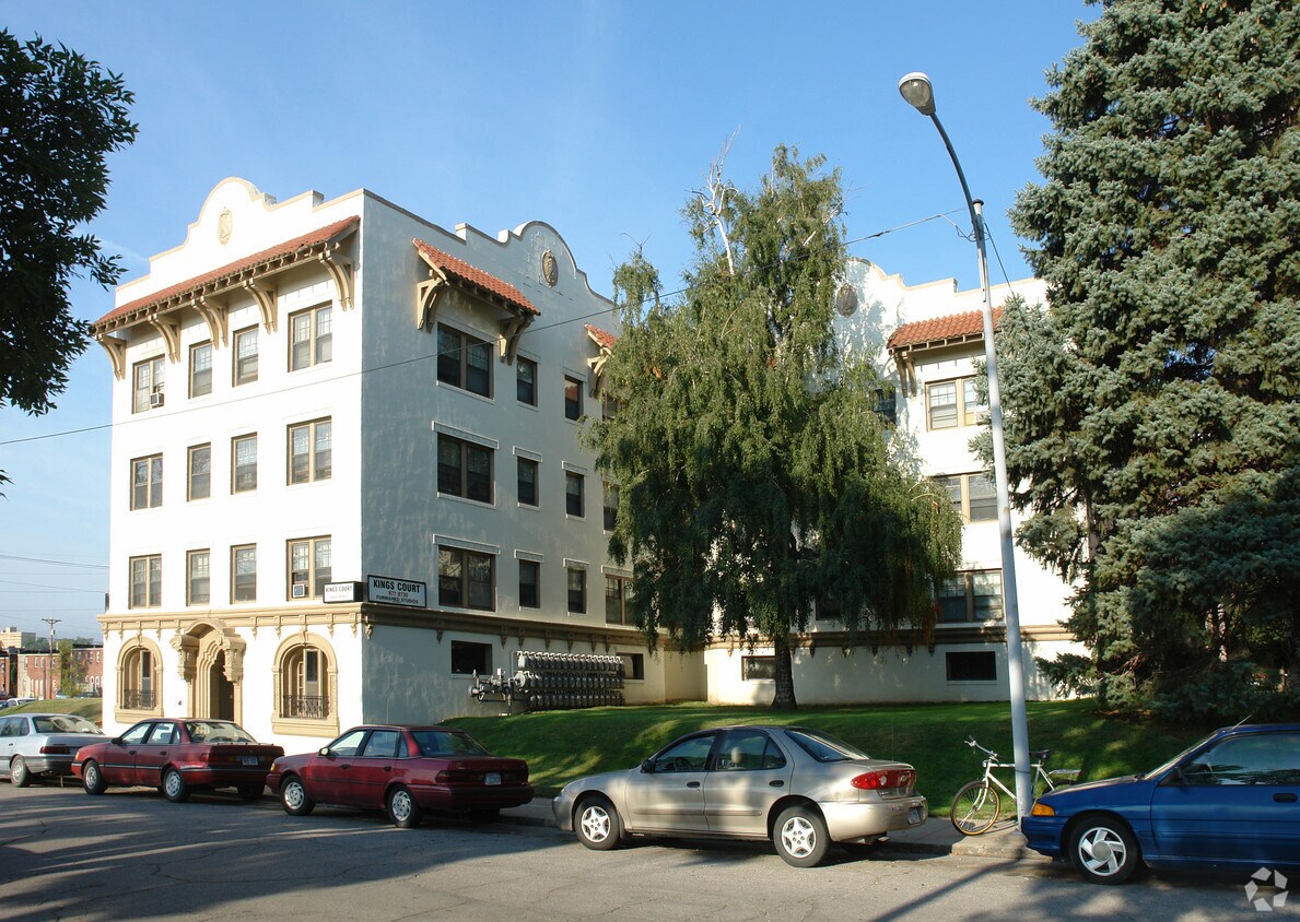 Kings Court Apartments Apartments in Omaha, NE