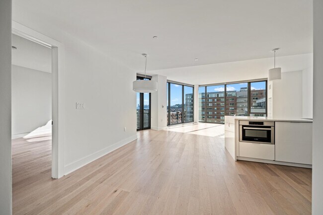 Building Photo - 9 Ave At Port Imperial