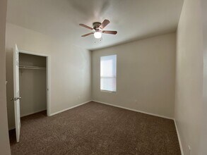 Building Photo - 5821 Mirror Ridge Dr