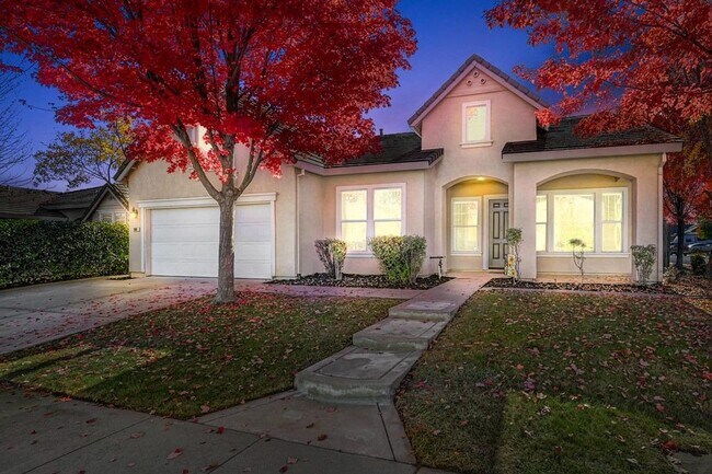 Foto del edificio - Gorgeous Roseville 4 Bedroom