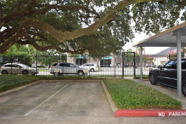 Building Photo - 1601 S Shepherd Dr
