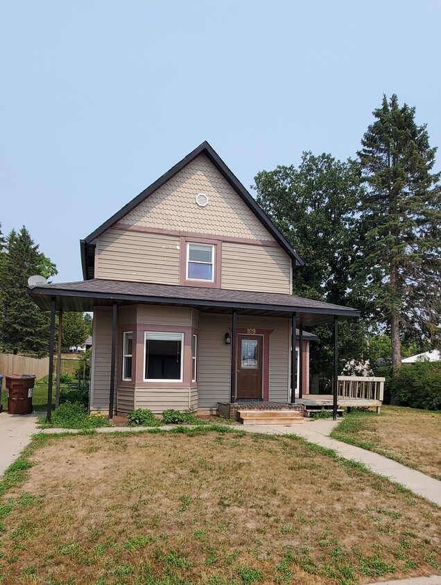 Primary Photo - 109 E Ash Ave