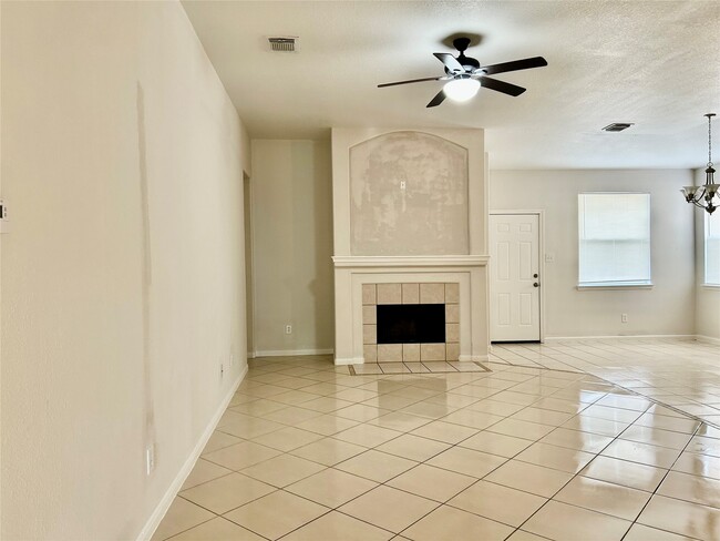 Building Photo - 1918 Riane Ln