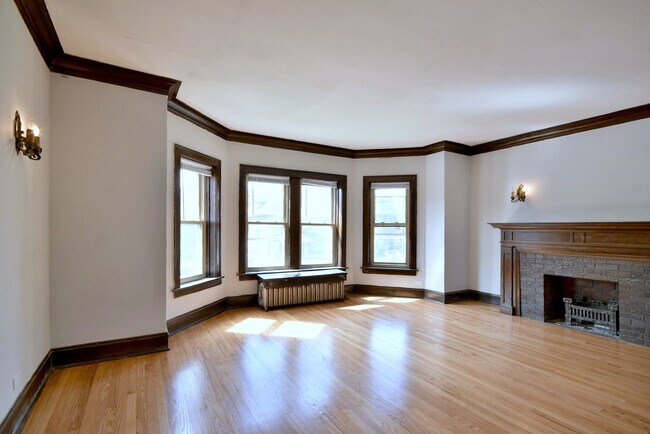 Foto del edificio - 5900 W Ohio St