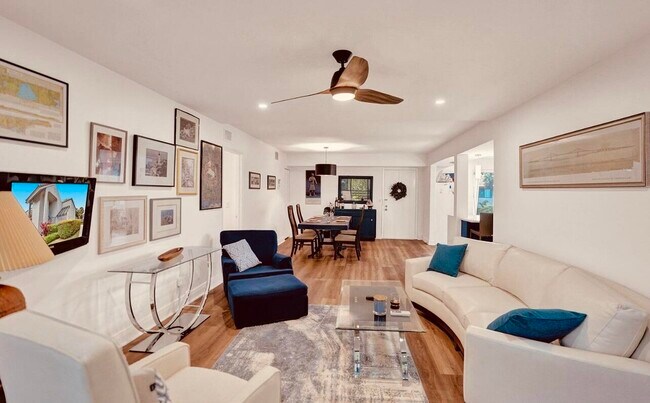 Building Photo - 5780 Fairway Park Ct
