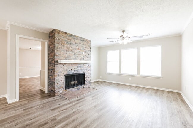 Building Photo - 4919 Bayboro Park Dr