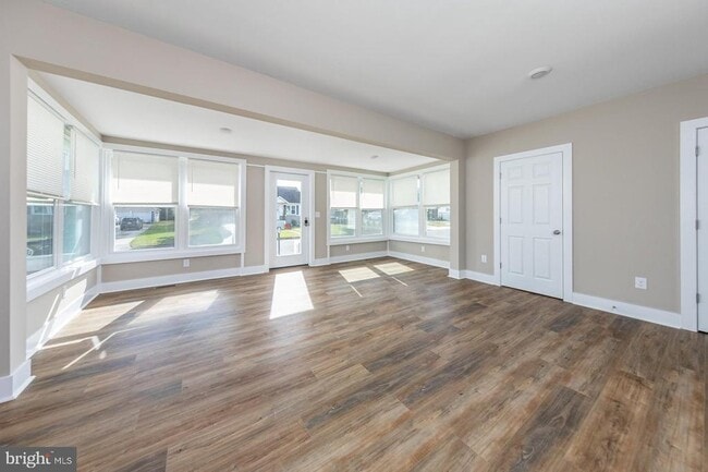 Building Photo - 279 Academy St