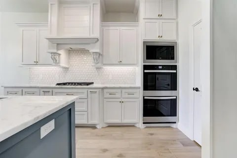 Building Photo - 3007 Pescara Dr