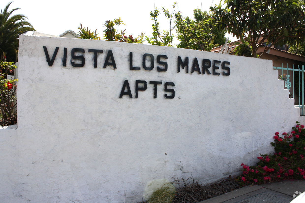 Primary Photo - Los Mares Apartments