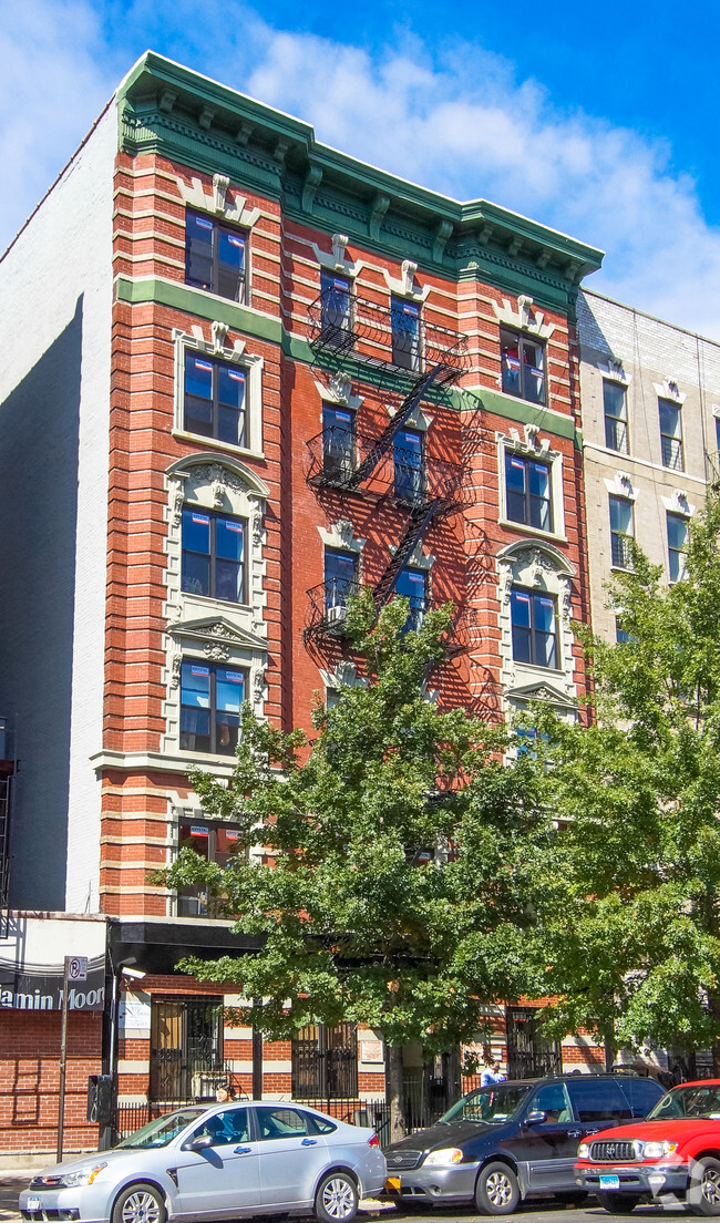 Building Photo - 307 Pleasant Ave