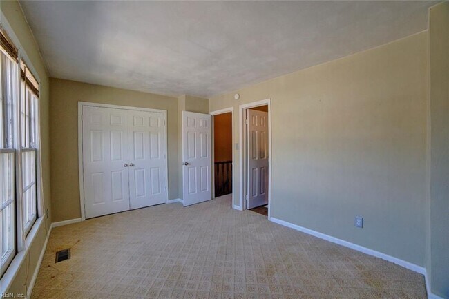 Master bedroom 2 - 5015 Reese Dr N