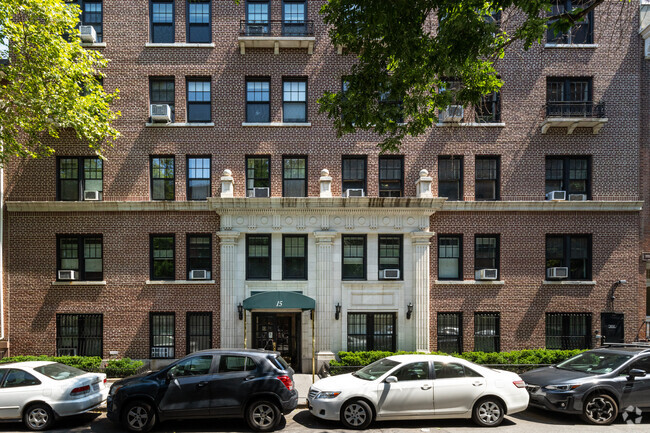 Building Photo - 15 W 11th St