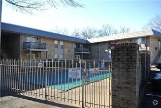 Building Photo - 3901 Whitland Ave