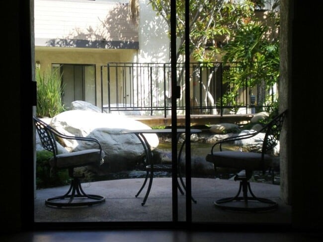 Foto del edificio - Camarillo 2 Bedroom Condo