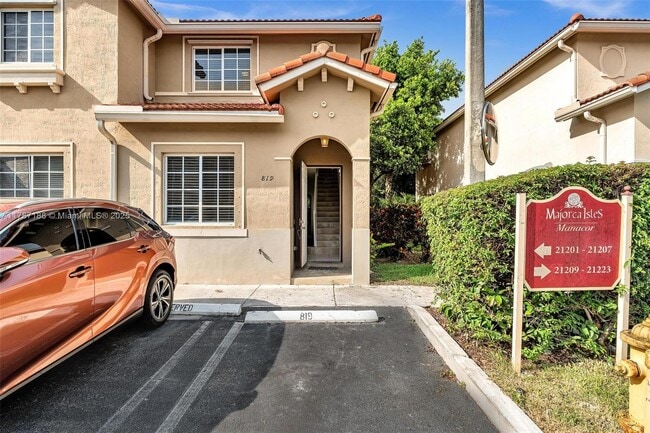 Foto del edificio - 21205 NW 14th Pl