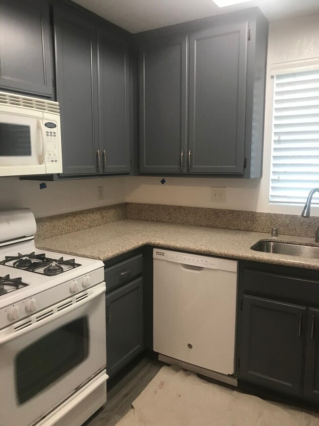 Gas Range Microwave DishwasherNew Gran - 1234 Robinson Ave