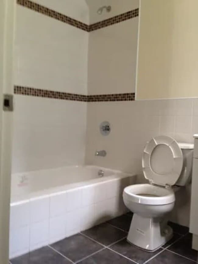 Building Photo - 814 S 16th St