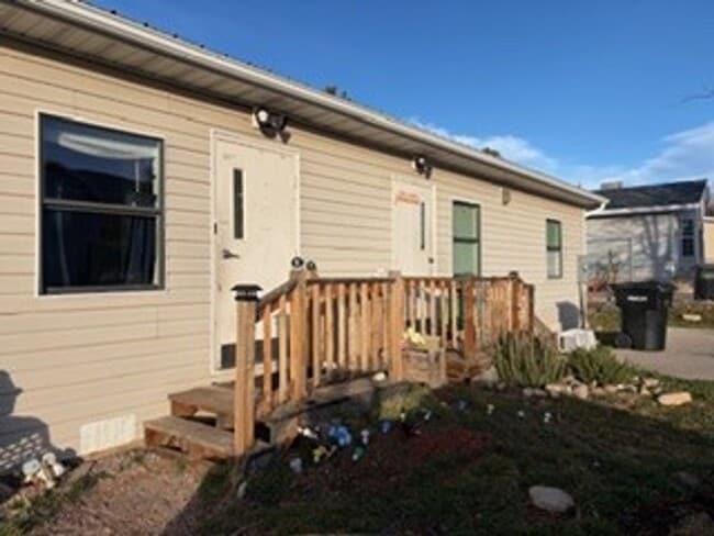Building Photo - 1196 W 425 S