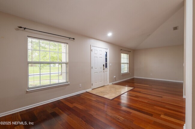 Foto del edificio - 1341 Grey Feather Ln