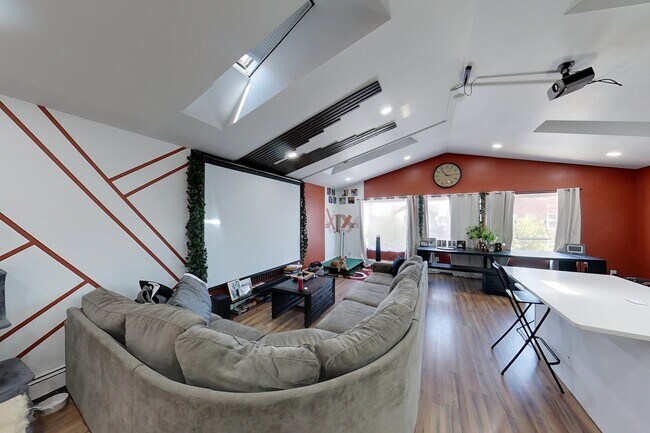 Foto del edificio - 33 Ridge Rd