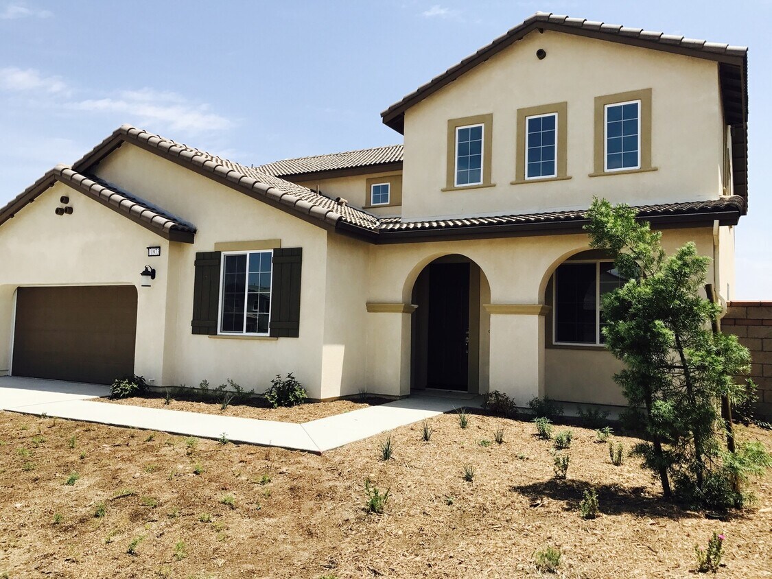 Upgraded Brand new 5 bed home in RiverBend community with spectacular view, Eastvale schools - Upgraded Brand new 5 bed home in RiverBend community with spectacular view, Eastvale schools