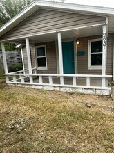 Building Photo - 2837 W Olive St