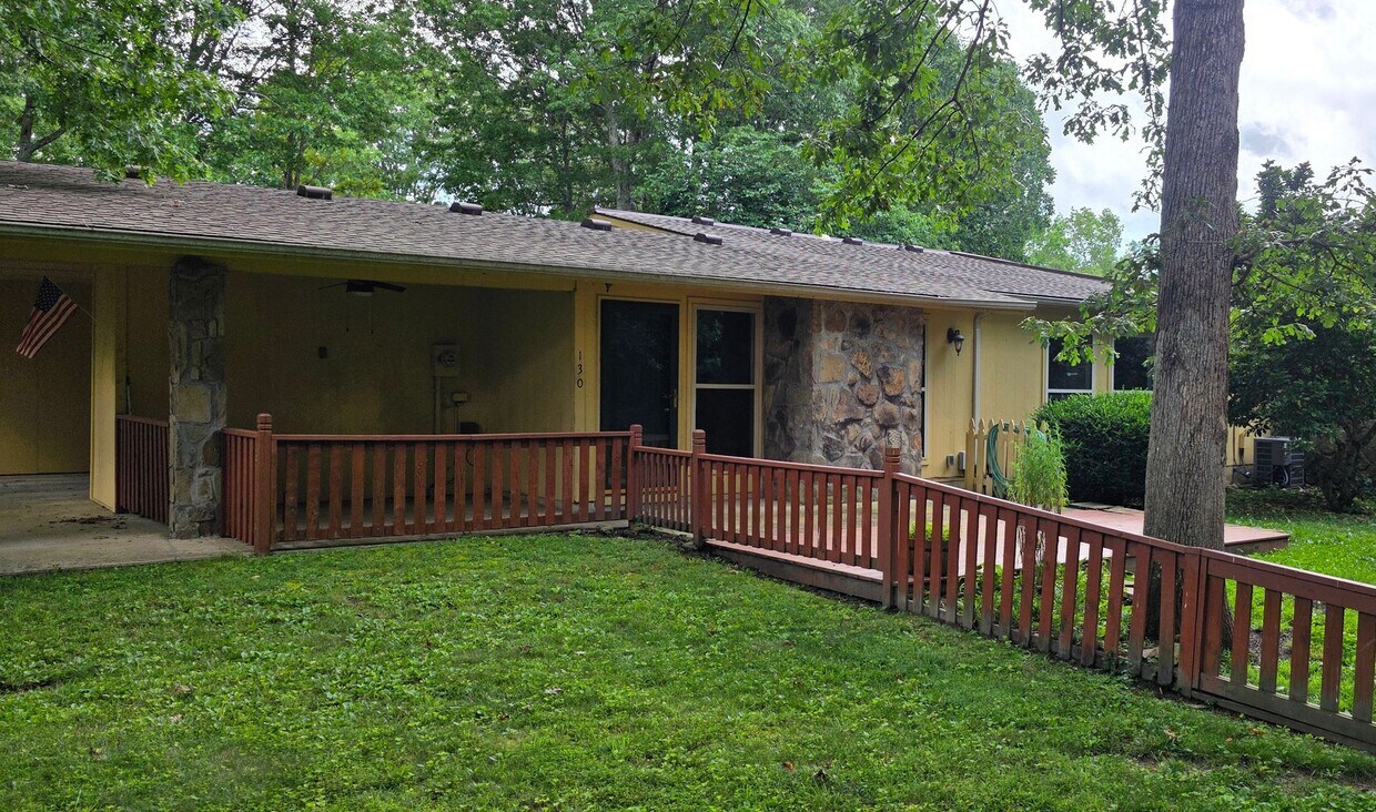 Primary Photo - 2 bedroom / 2 bath *unfurnished* rental in...