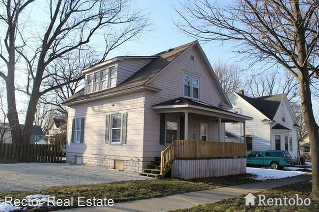 Building Photo - 3 br, 1 bath House - 605 N. Prairie St.