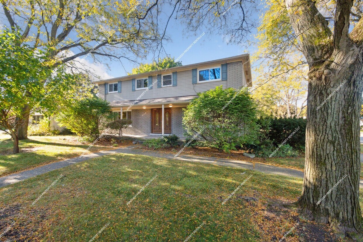 Foto principal - Rare Rental Opportunity: 4-Bedroom, 2.5-Ba...