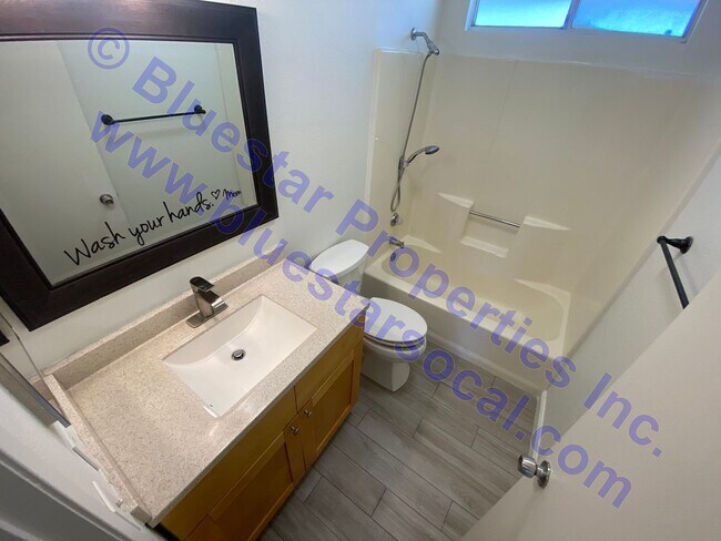 Foto del edificio - A MUST SEE!!! 3 Bedroom at Great Price!