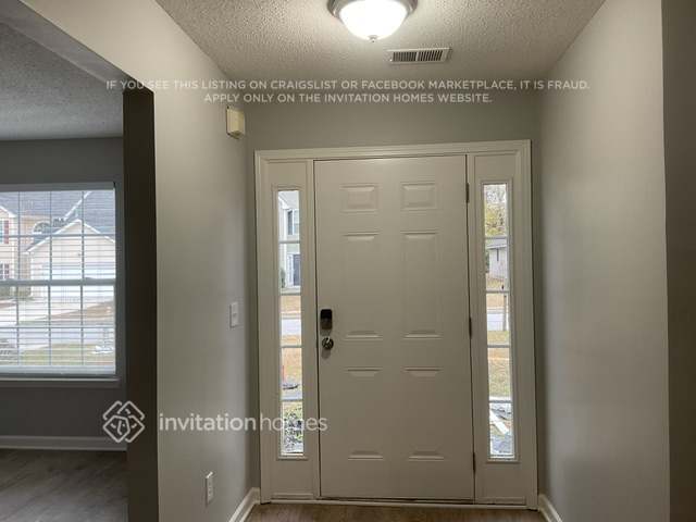 Foto del edificio - 5999 Horseshoe Ln