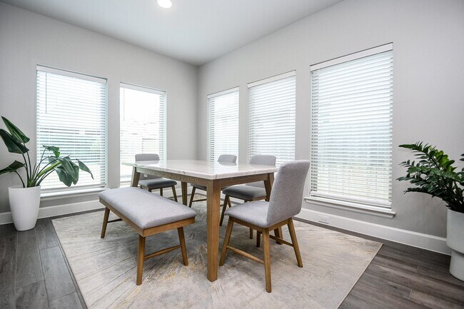 Foto del edificio - 4207 Ana Ridge Ln