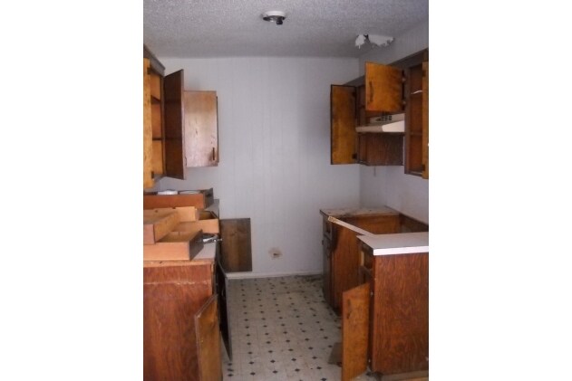 kitchen - 403 Sunset Ln