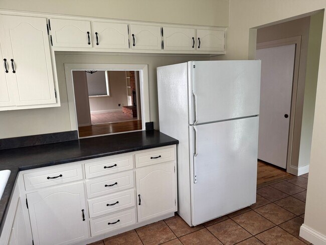Building Photo - 4763-4765-4765 Nugent Dr