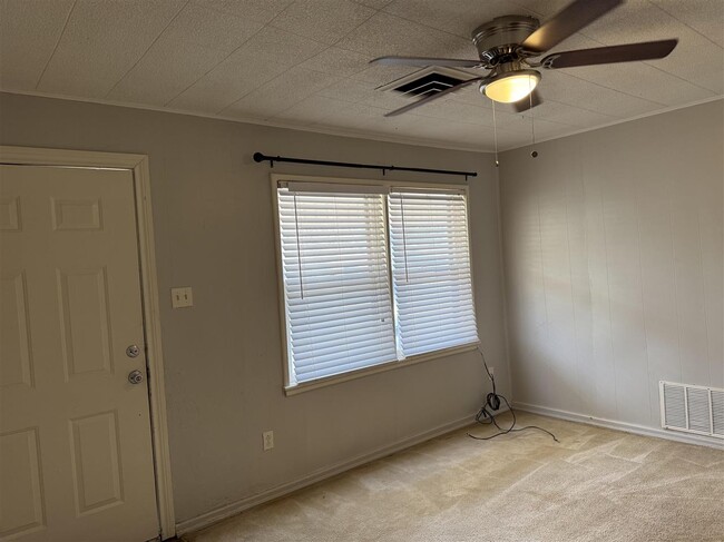 Building Photo - 2815 SW I Ave