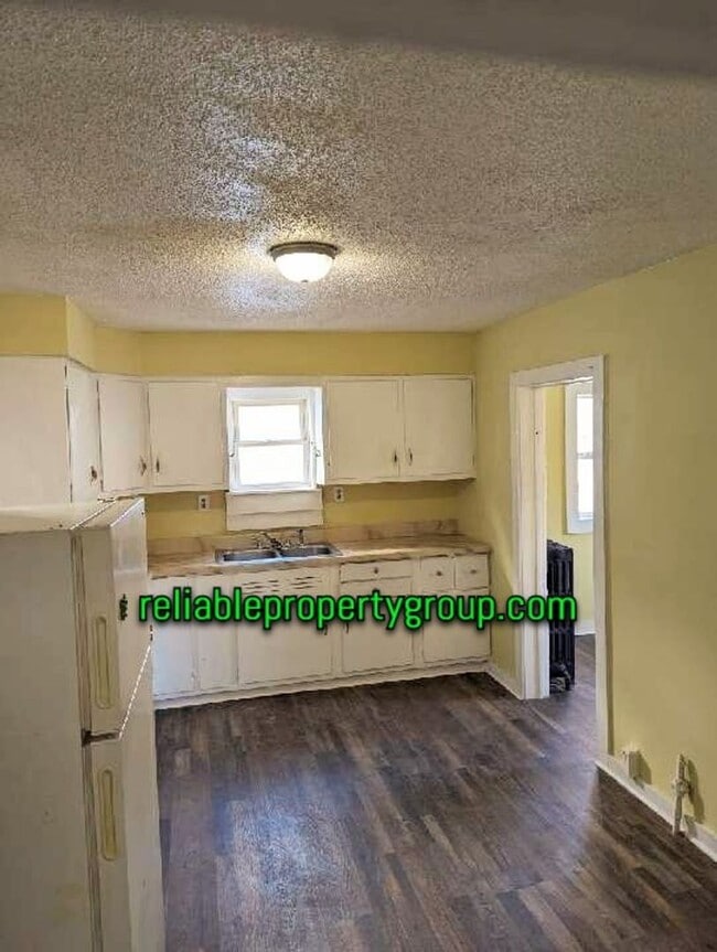 Building Photo - New Listing in Marion IN