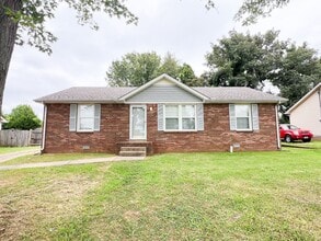 Building Photo - 427 Newman Dr