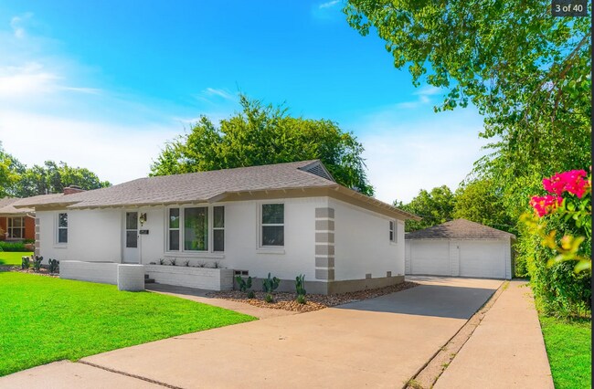 Foto del edificio - 3 Bedroom home in highly desireable area