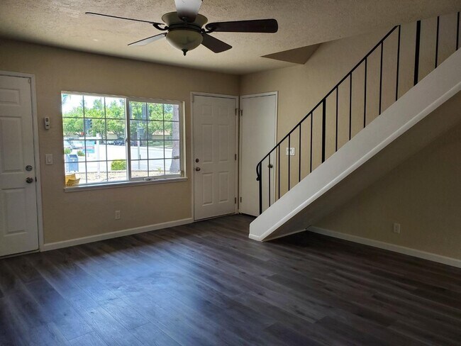 Building Photo - 2055 Hikido Dr
