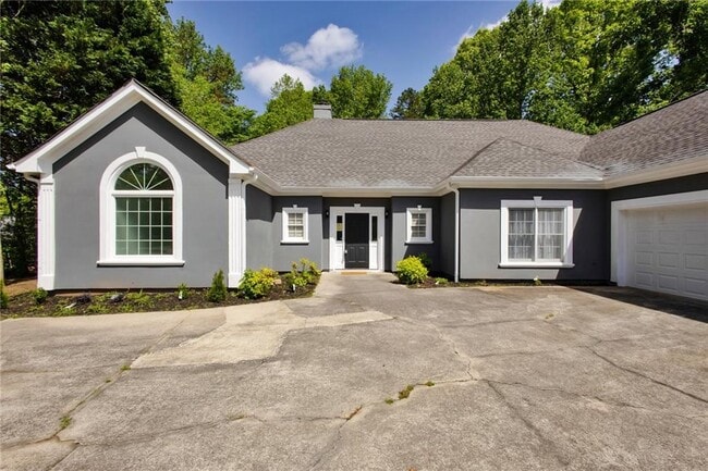 Building Photo - 460 Fairway Walk Dr NE