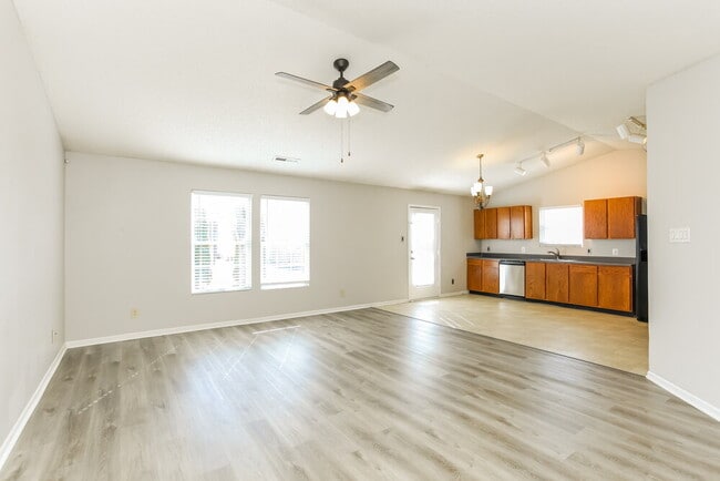 Building Photo - 2989 Hearthside Dr